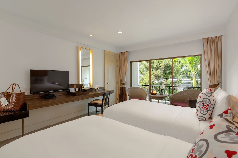Sawaddi Patong Resort & Spa by Tolani — Hotel rooms in Patong Beach, Phuket Province