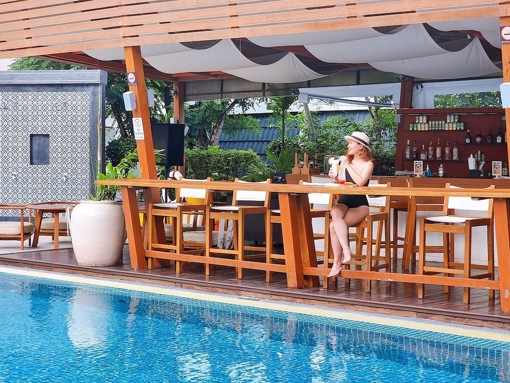 Sawaddi Patong Resort & Spa by Tolani — Restaurant & bars in Patong Beach, Phuket Province