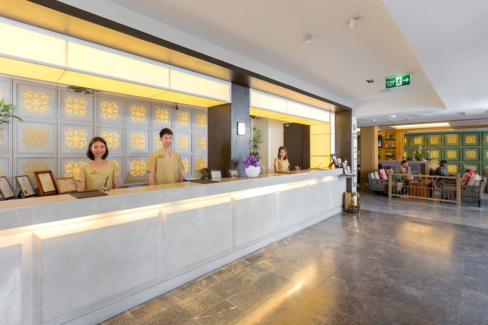 Sawaddi Patong Resort & Spa by Tolani — Restaurant & bars in Patong Beach, Phuket Province