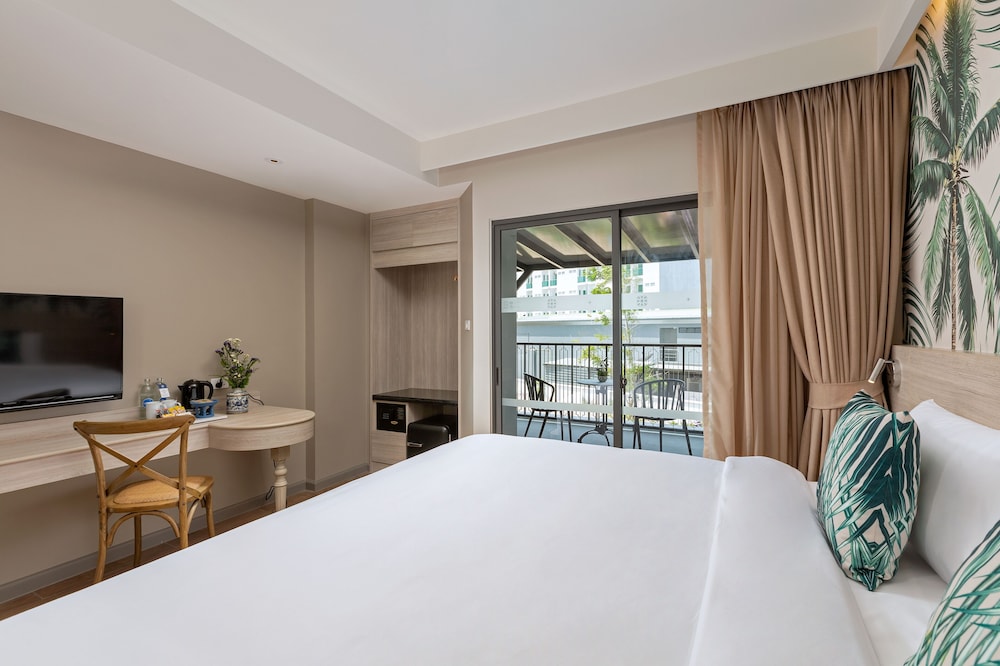 Sawaddi Patong Resort & Spa by Tolani — Hotel rooms in Patong Beach, Phuket Province
