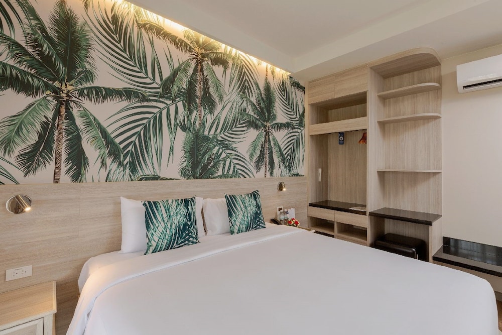 Sawaddi Patong Resort & Spa by Tolani — Hotel rooms in Patong Beach, Phuket Province