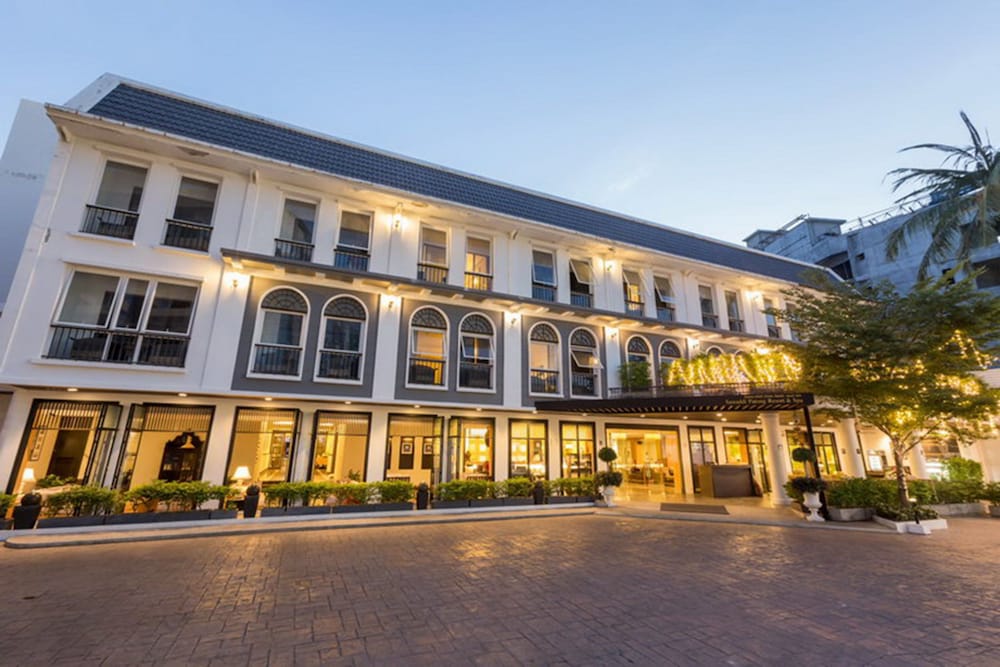 Sawaddi Patong Resort & Spa by Tolani — Hotel building in Patong Beach, Phuket Province