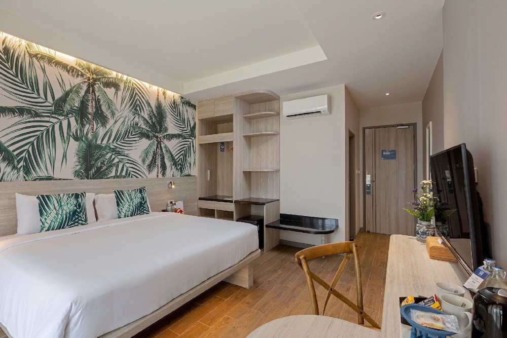 Sawaddi Patong Resort & Spa by Tolani — Hotel rooms in Patong Beach, Phuket Province