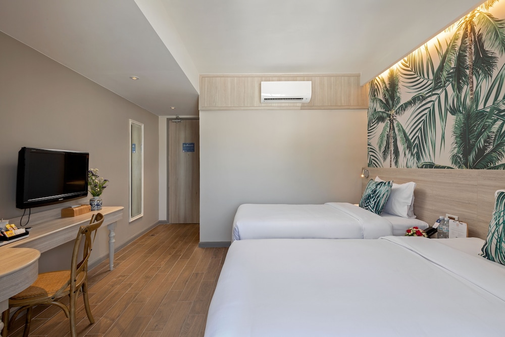 Sawaddi Patong Resort & Spa by Tolani — Hotel rooms in Patong Beach, Phuket Province