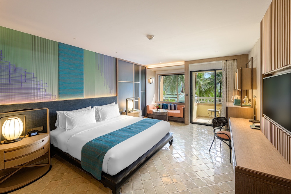 Holiday Inn Resort Phuket by IHG — Hotel rooms in Patong Beach, Phuket Province