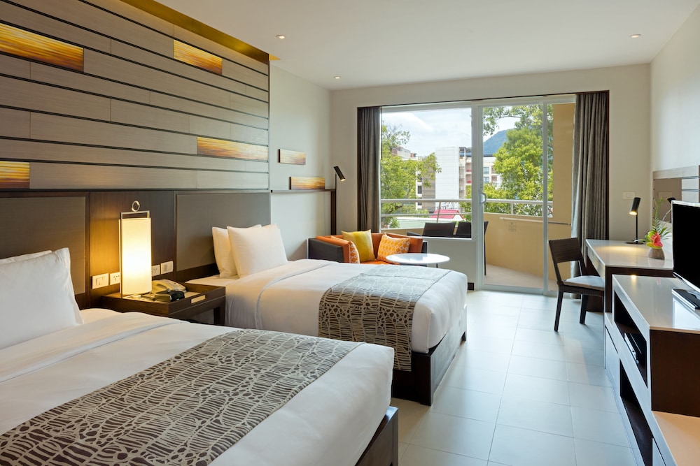 Holiday Inn Resort Phuket by IHG — Hotel rooms in Patong Beach, Phuket Province