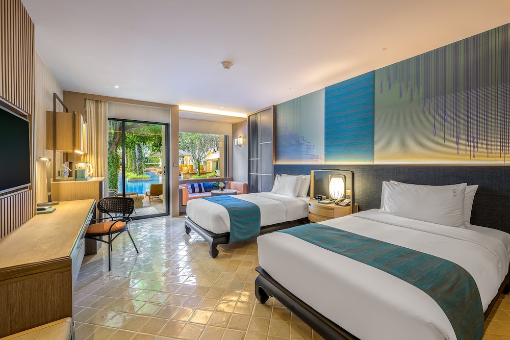 Holiday Inn Resort Phuket by IHG — Hotel rooms in Patong Beach, Phuket Province