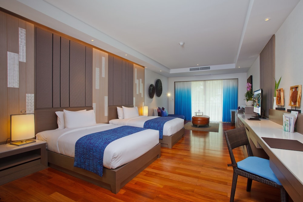 Holiday Inn Resort Phuket by IHG — Hotel rooms in Patong Beach, Phuket Province