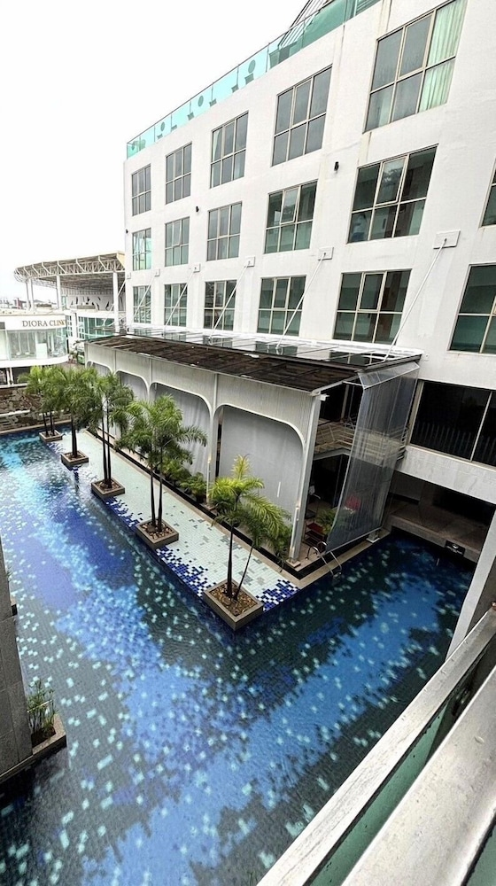 The Kee Resort & Spa — Swimming pool in Patong Beach, Phuket Province