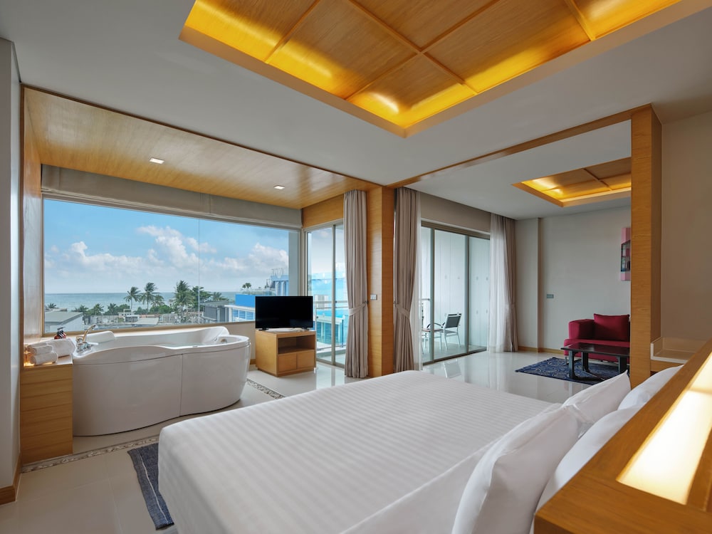 The Kee Resort & Spa — Hotel rooms in Patong Beach, Phuket Province