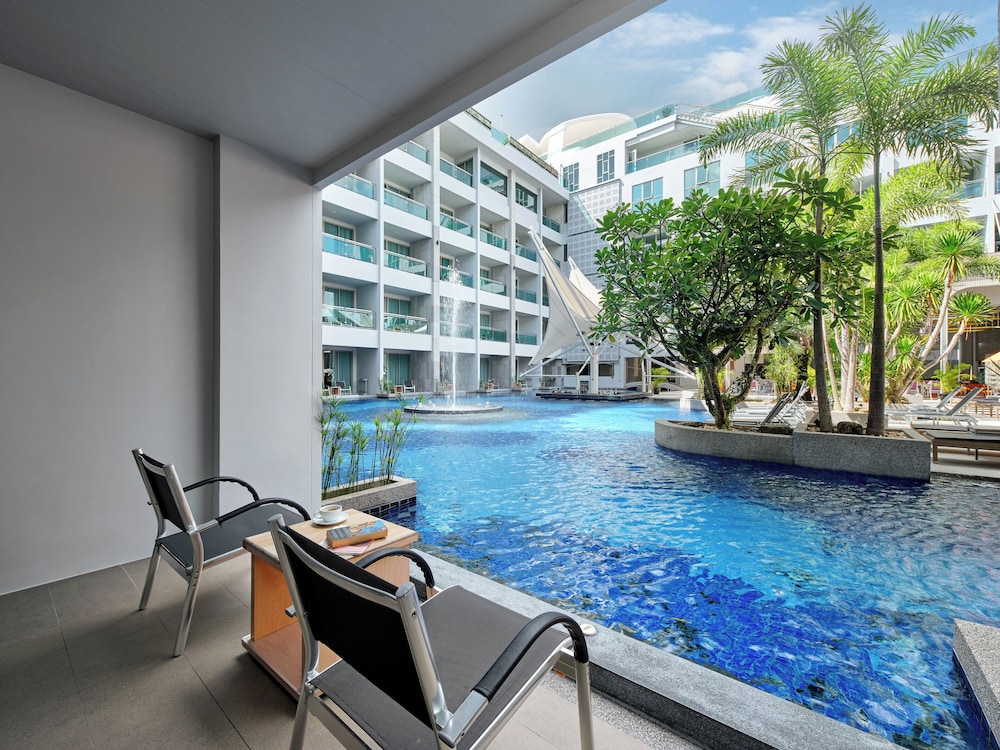 The Kee Resort & Spa — Swimming pool in Patong Beach, Phuket Province
