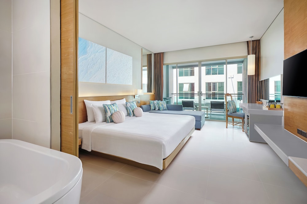 The Kee Resort & Spa — Hotel rooms in Patong Beach, Phuket Province