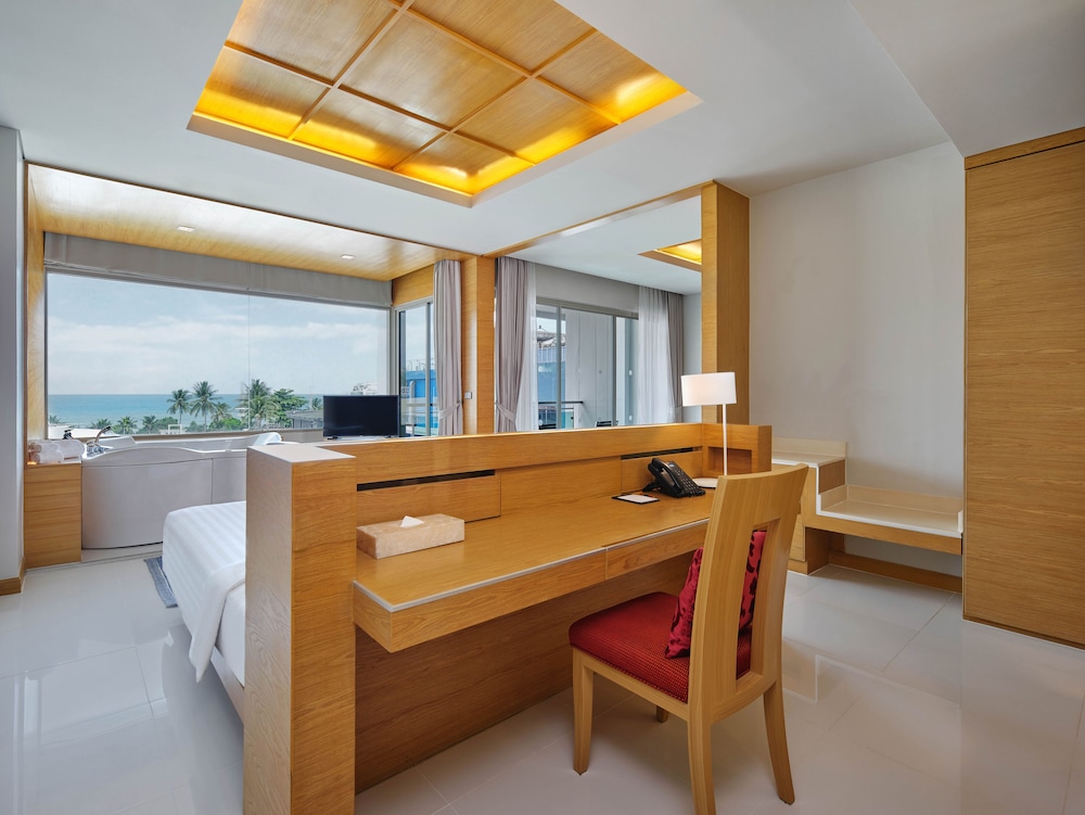 The Kee Resort & Spa — Hotel rooms in Patong Beach, Phuket Province