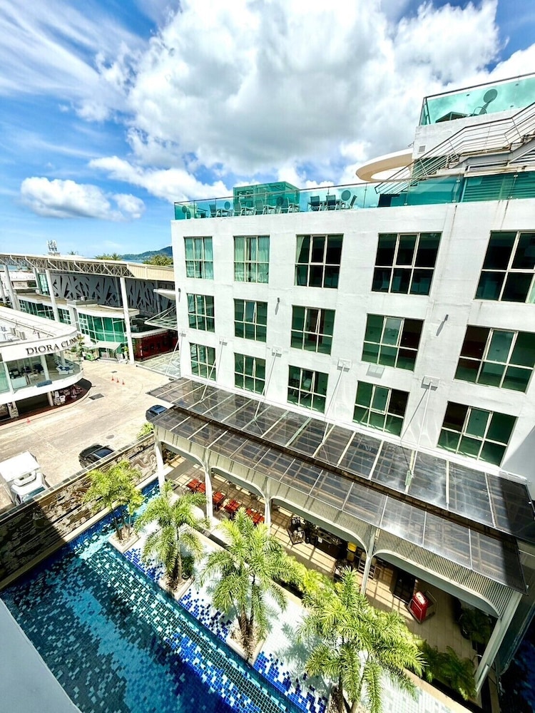The Kee Resort & Spa — Hotel building in Patong Beach, Phuket Province