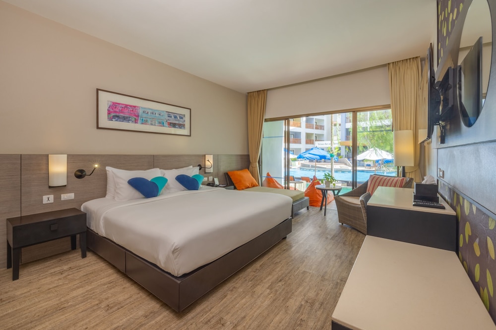 Deevana Plaza Phuket — Hotel rooms in Patong Beach, Phuket Province
