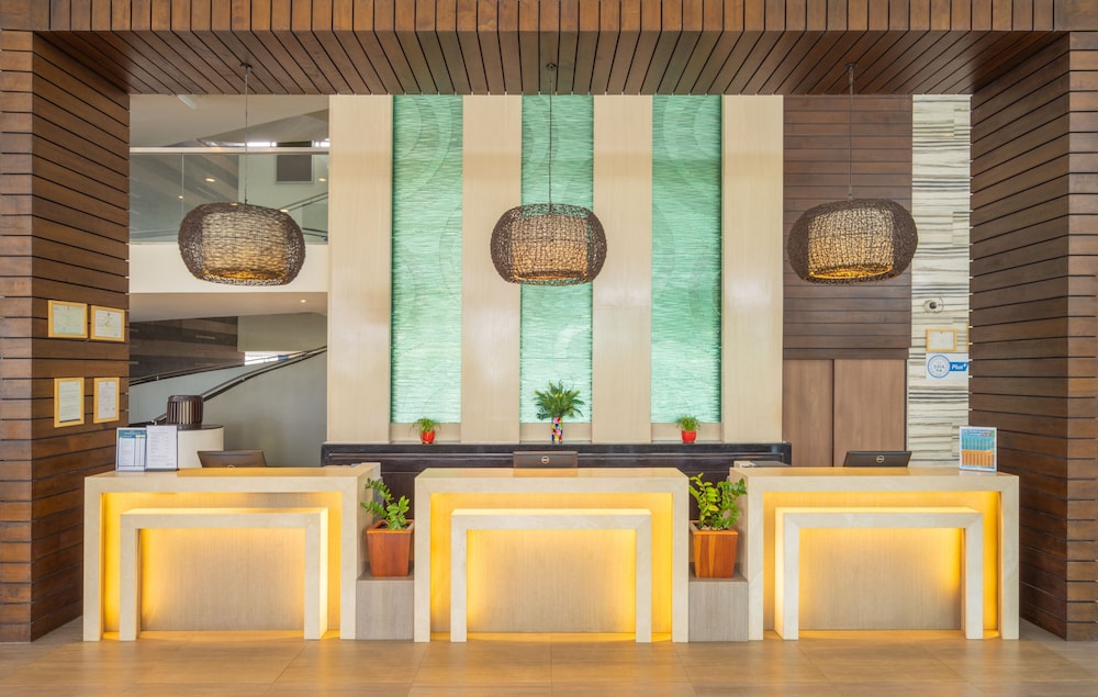 Deevana Plaza Phuket — Hotel building in Patong Beach, Phuket Province