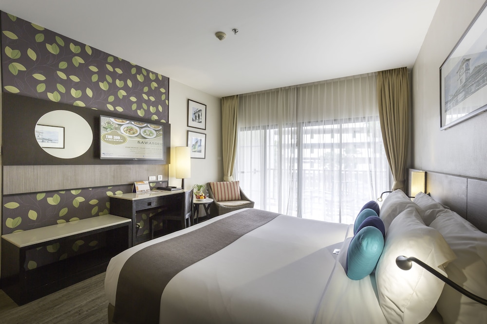 Deevana Plaza Phuket — Hotel rooms in Patong Beach, Phuket Province