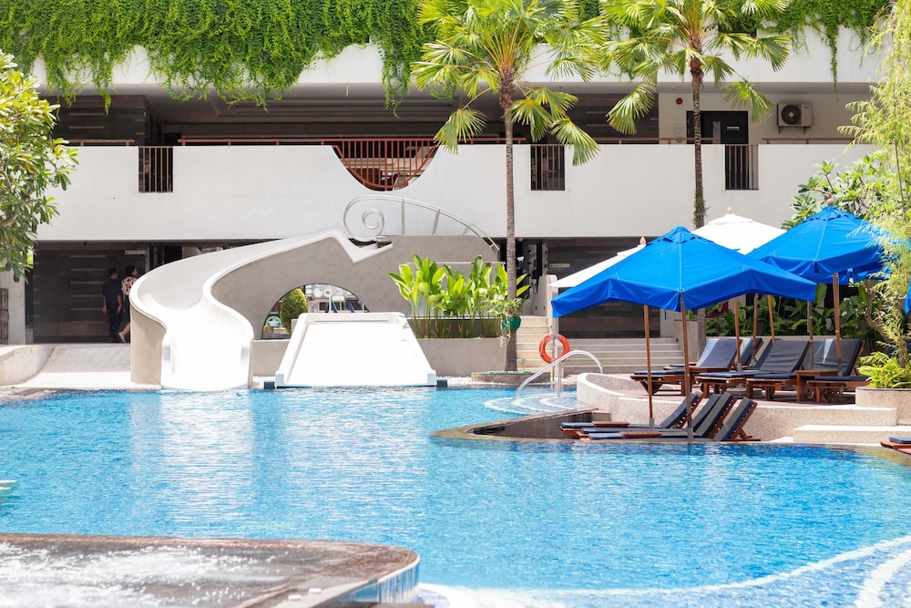 Deevana Plaza Phuket — Swimming pool in Patong Beach, Phuket Province