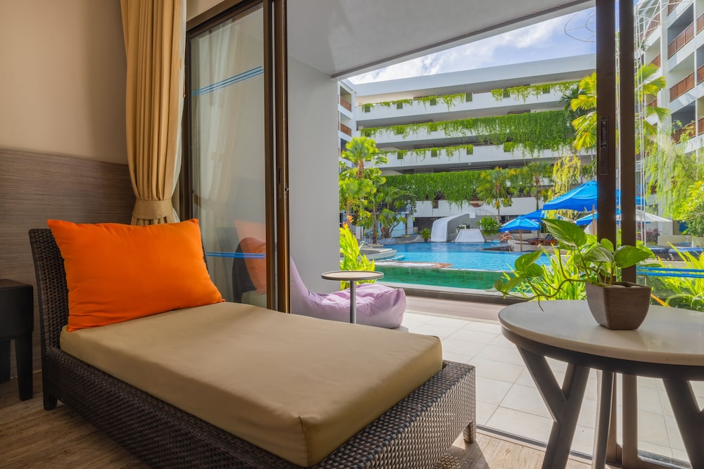 Deevana Plaza Phuket — Swimming pool in Patong Beach, Phuket Province