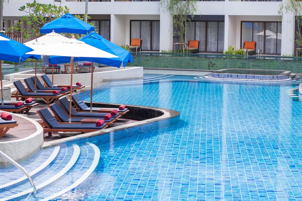 Deevana Plaza Phuket — Swimming pool in Patong Beach, Phuket Province
