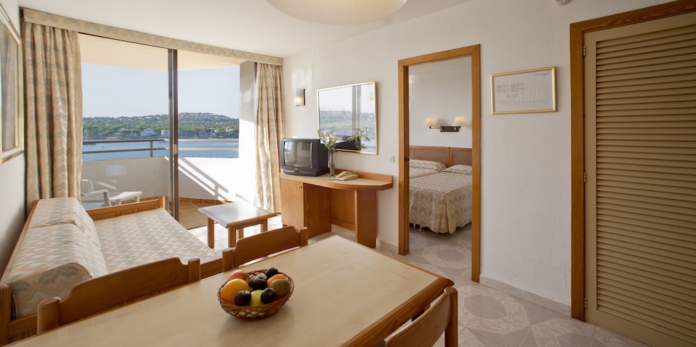 TRH Jardin Del Mar — Hotel rooms in Santa Ponca, Balearic Islands