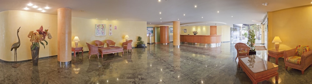 TRH Jardin Del Mar — Hotel building in Santa Ponca, Balearic Islands