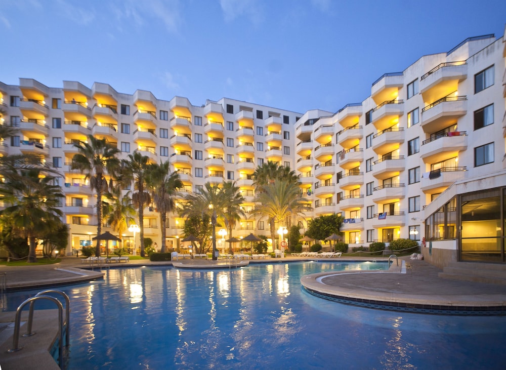 TRH Jardin Del Mar — Hotel building in Santa Ponca, Balearic Islands
