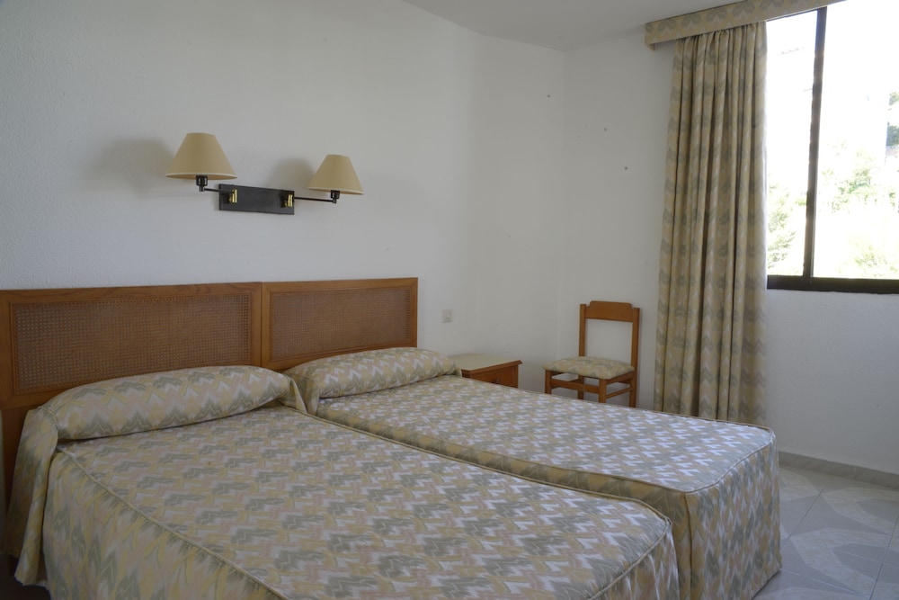 TRH Jardin Del Mar — Hotel rooms in Santa Ponca, Balearic Islands