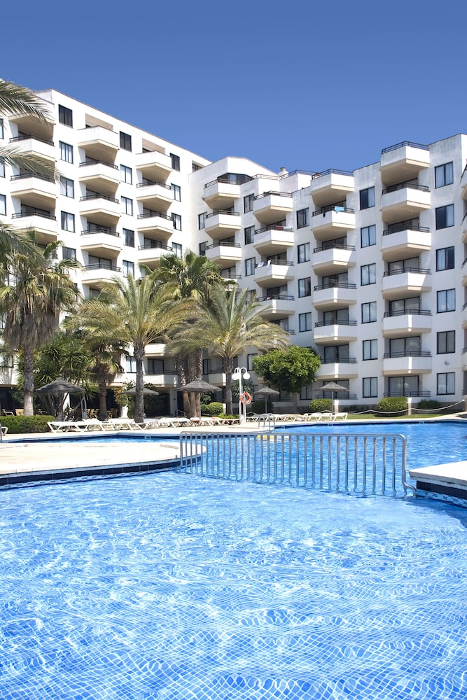 TRH Jardin Del Mar — Swimming pool in Santa Ponca, Balearic Islands