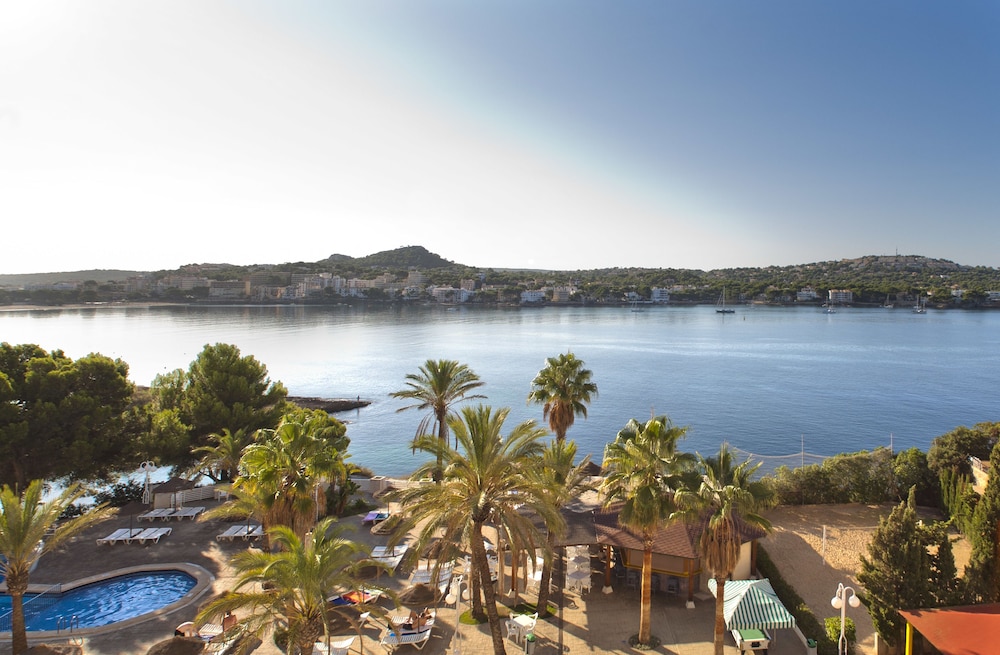 TRH Jardin Del Mar — Beach in Santa Ponca, Balearic Islands