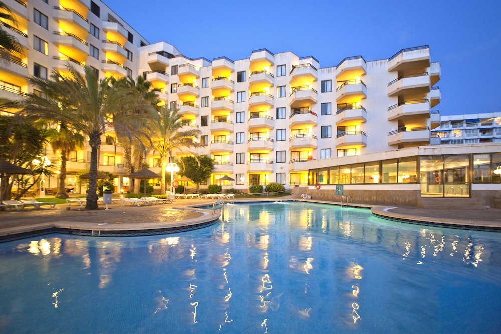 TRH Jardin Del Mar — Hotel building in Santa Ponca, Balearic Islands