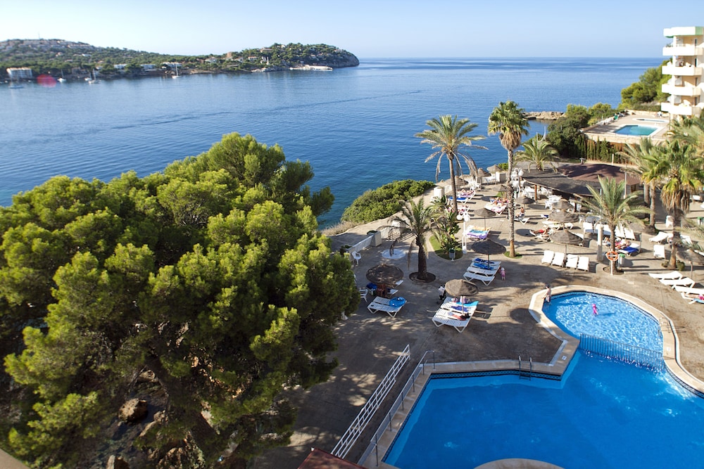 TRH Jardin Del Mar — Swimming pool in Santa Ponca, Balearic Islands