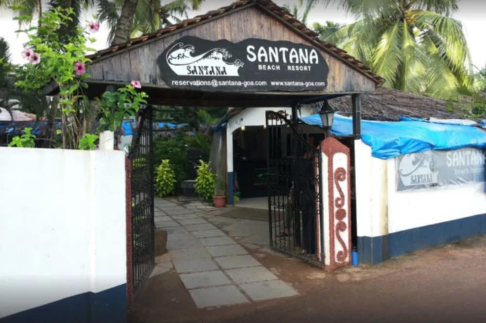 Santana Beach Resort — Hotel building in Candolim, Goa