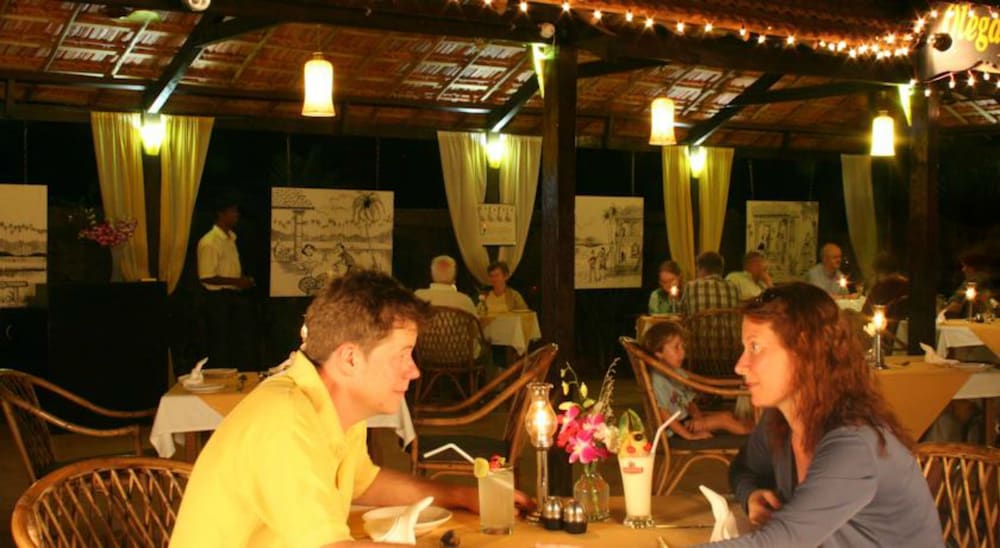 Santana Beach Resort — Restaurant & bars in Candolim, Goa