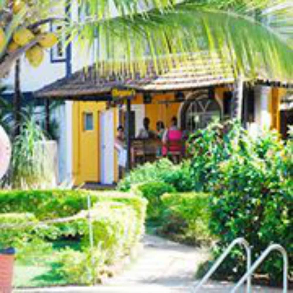 Santana Beach Resort — Restaurant & bars in Candolim, Goa