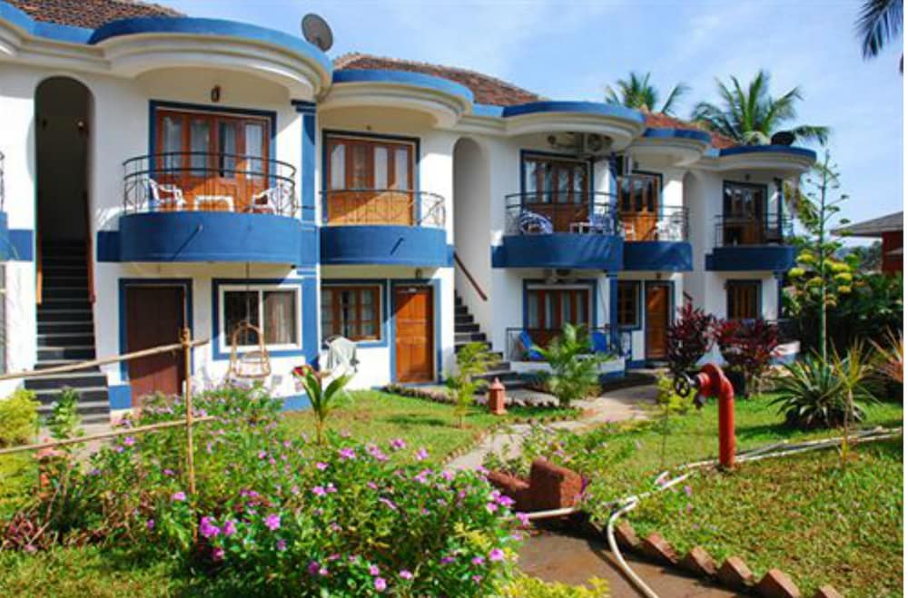 Santana Beach Resort — Hotel building in Candolim, Goa