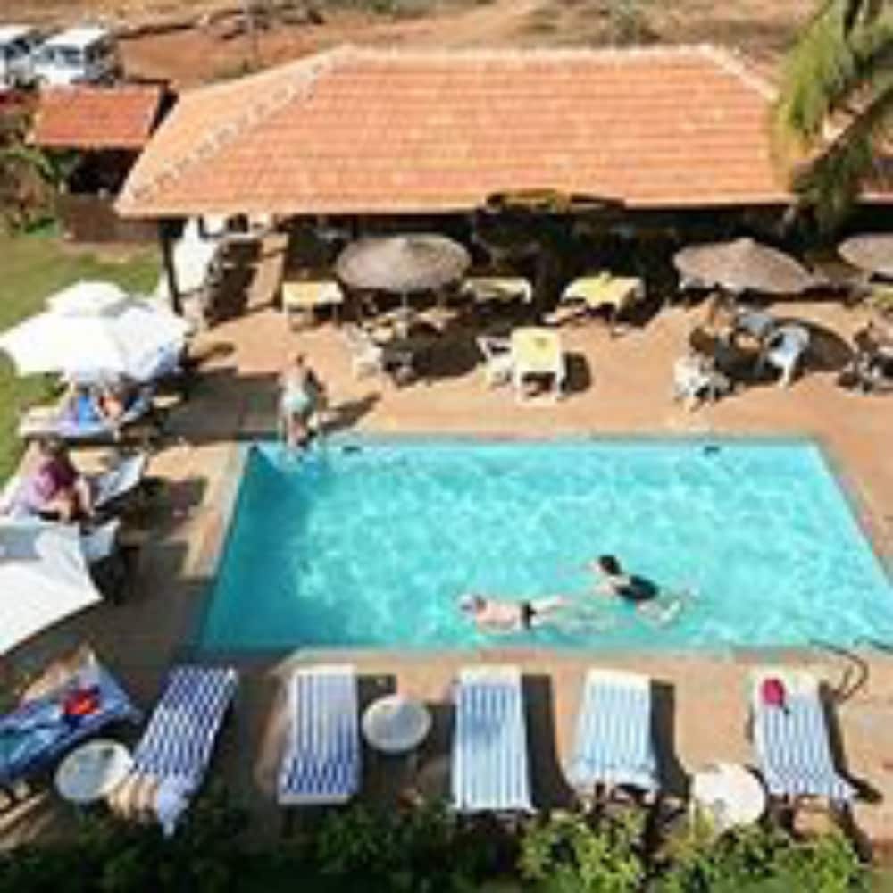 Santana Beach Resort — Swimming pool in Candolim, Goa