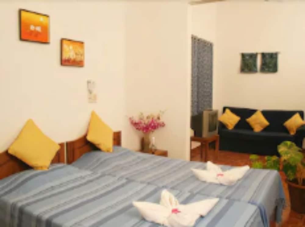 Santana Beach Resort — Hotel rooms in Candolim, Goa