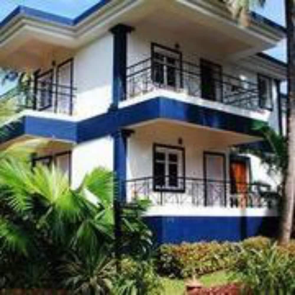 Santana Beach Resort — Hotel building in Candolim, Goa