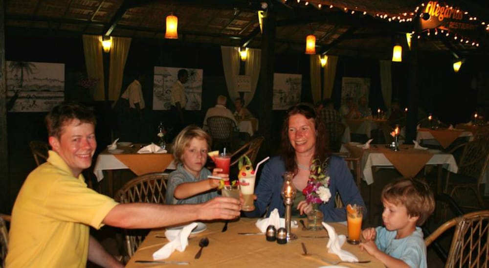 Santana Beach Resort — Restaurant & bars in Candolim, Goa