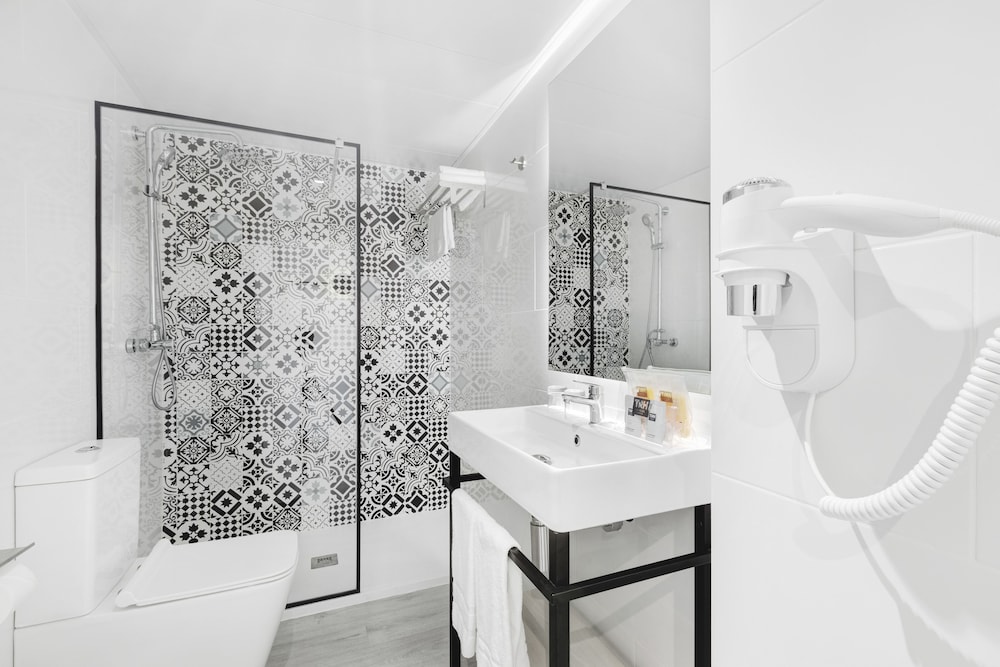 Palmanova Suites by TRH — Hotel rooms in Magaluf, Balearic Islands