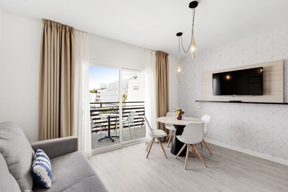 Palmanova Suites by TRH — Hotel rooms in Magaluf, Balearic Islands