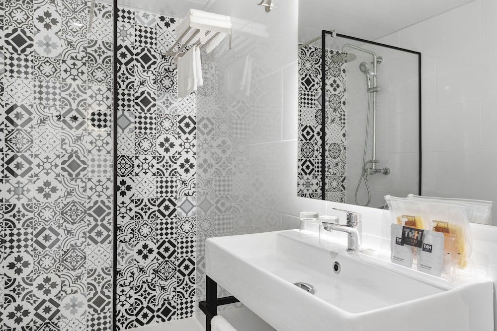 Palmanova Suites by TRH — Hotel rooms in Magaluf, Balearic Islands