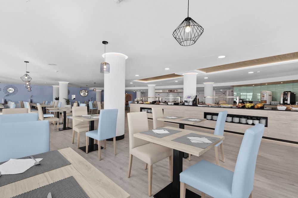 Palmanova Suites by TRH — Restaurant & bars in Magaluf, Balearic Islands