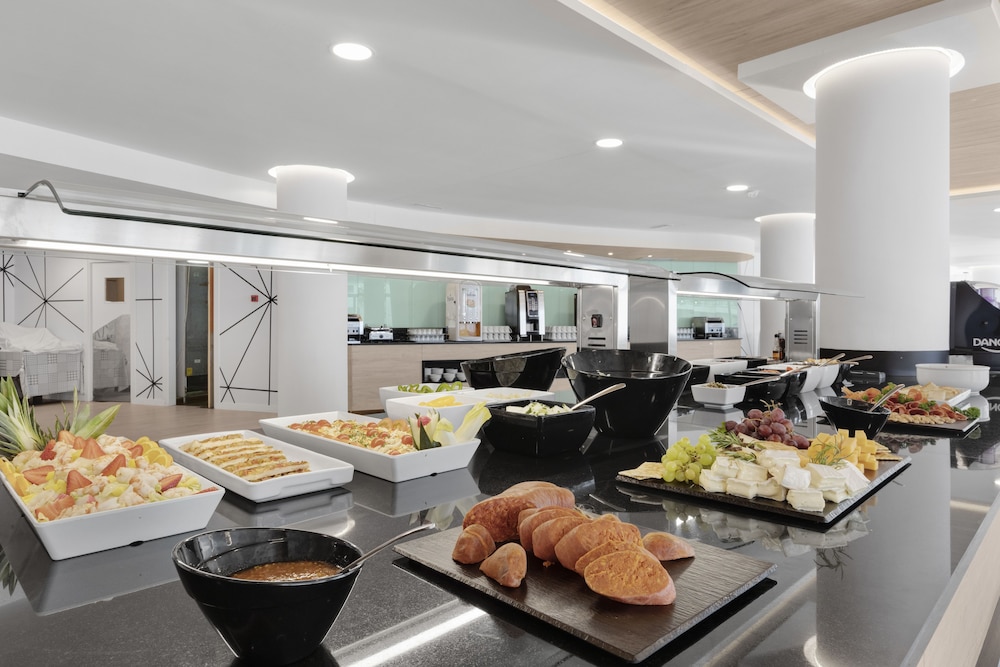 Palmanova Suites by TRH — Hotel rooms in Magaluf, Balearic Islands