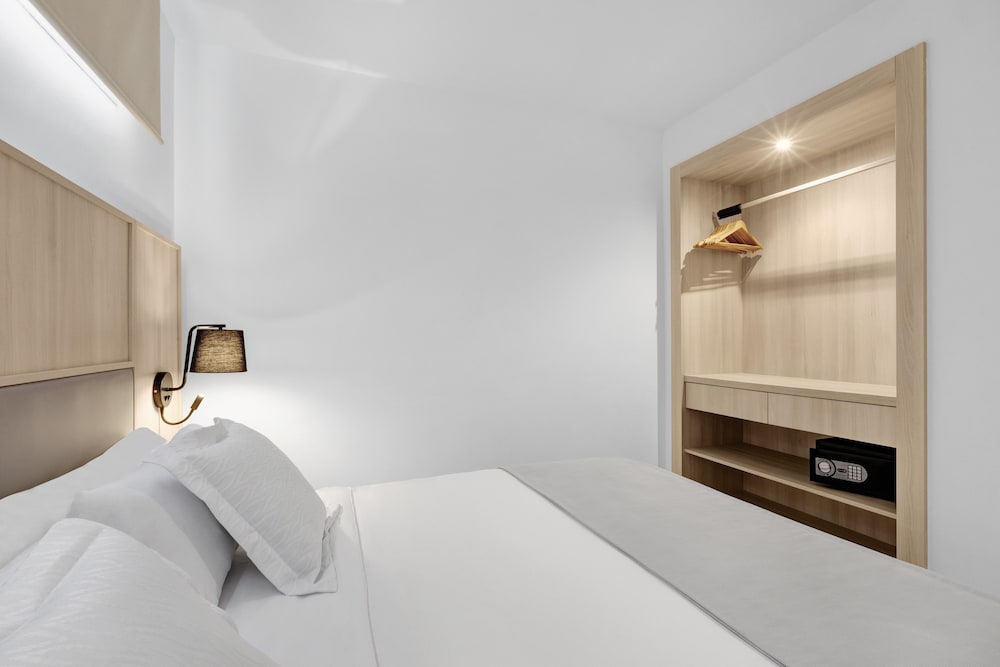 Palmanova Suites by TRH — Hotel rooms in Magaluf, Balearic Islands