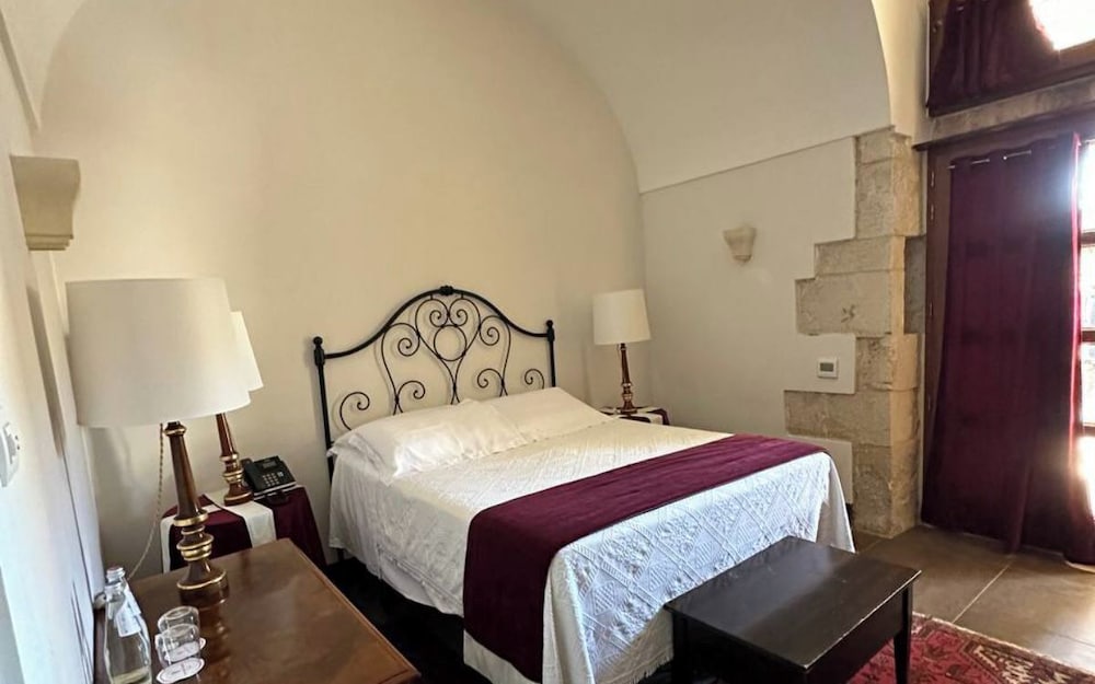 Hotel Eremo della Giubiliana — Hotel rooms in Ragusa, Sicily