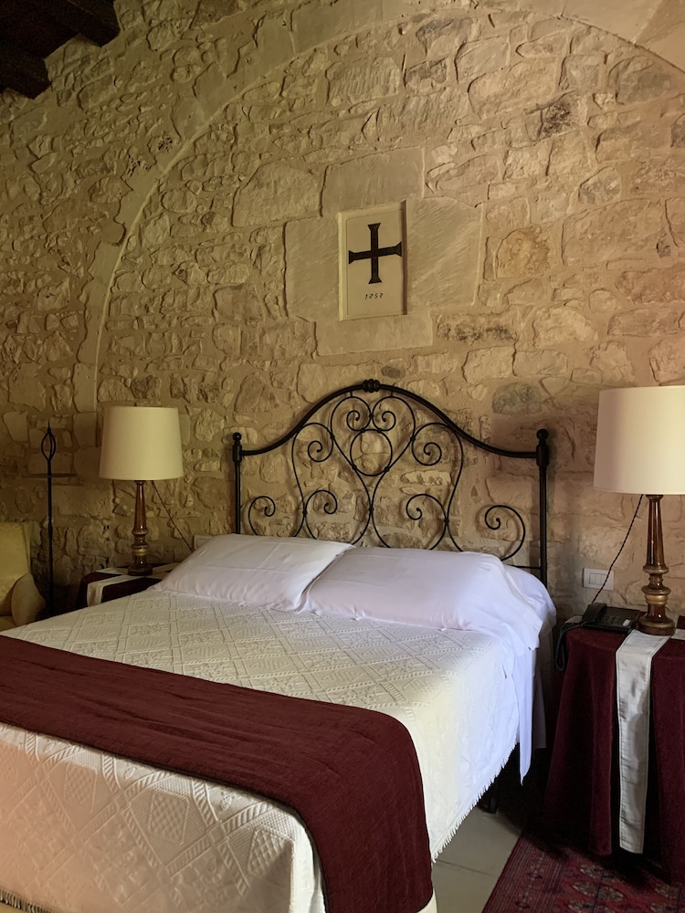 Hotel Eremo della Giubiliana — Hotel rooms in Ragusa, Sicily
