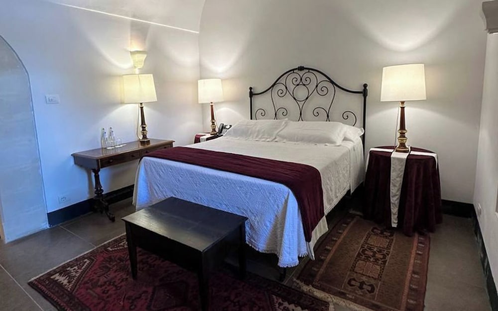 Hotel Eremo della Giubiliana — Hotel rooms in Ragusa, Sicily