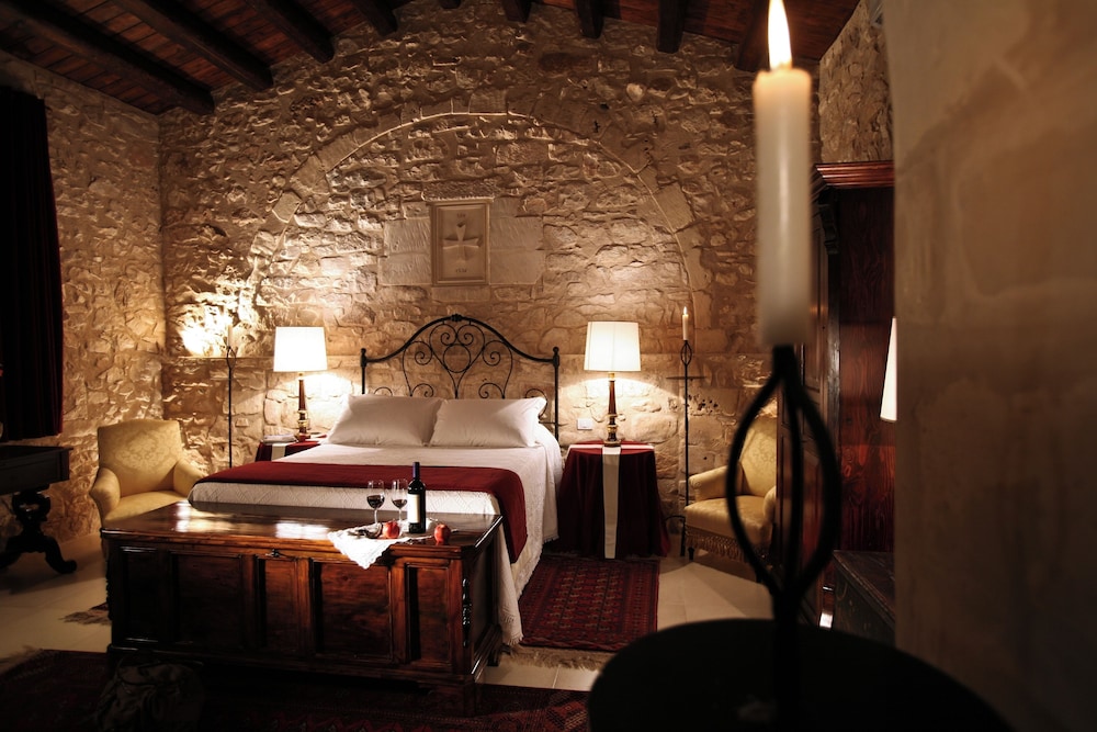 Hotel Eremo della Giubiliana — Hotel rooms in Ragusa, Sicily